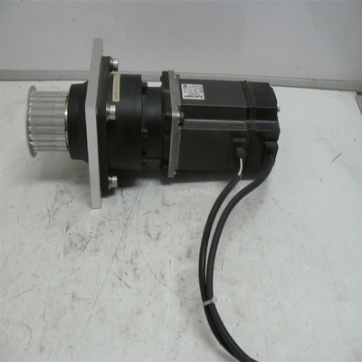 Mitsubishi HC-MFS73G1 AC Servo Motor 5.2A 3PH 117V 750W 3000RPM NEW