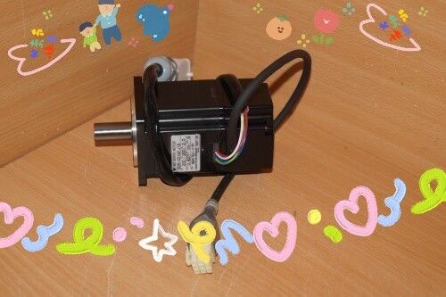 Yaskawa SGM-02A5FJ12 AC SERVO MOTOR 200W 200V 2A 3000RPM NEW