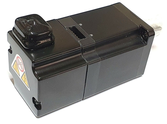 Yaskawa SGMJV-01AAA21 AC SERVO MOTOR 100W 200V 0.84A 3000RPM NEW