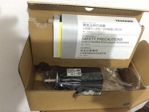 Yaskawa SGMJV-04AAA21 AC SERVO MOTOR 400W 200V 2.2A 3000RPM NEW