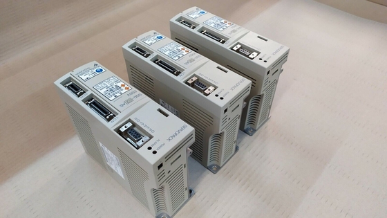Yaskawa SGD-02AS AC SERVO AMPLIFIER 200-230V 4/2A 50/60HZ NEW