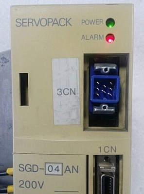 Yaskawa SGD-04AN AC SERVO AMPLIFIER 200-230V 6A 50/60HZ 400W NEW