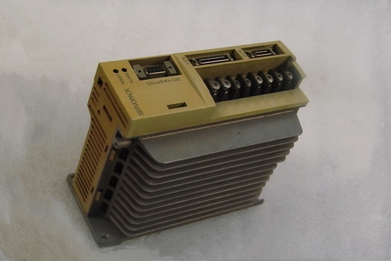 Yaskawa SGD-04APY61 AC SERVO AMPLIFIER 200-230V 6/2.6A 50/60HZ NEW