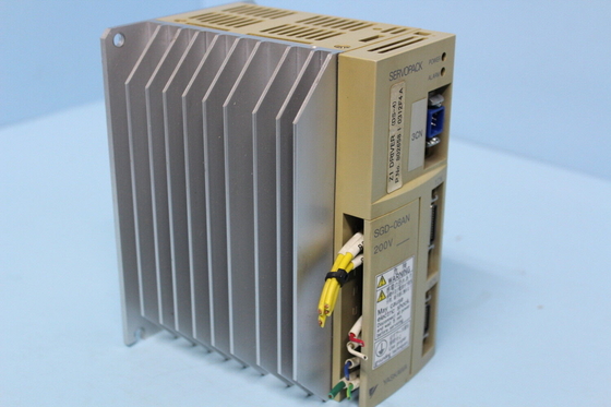 Yaskawa SGD-08AN AC SERVO AMPLIFIER 200-230V 11/4.4A 50/60HZ NEW