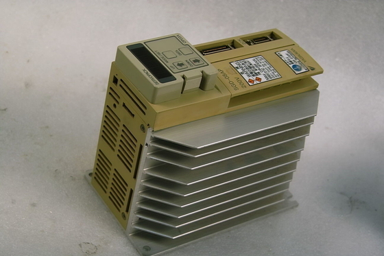 Yaskawa SGD-08APY61 AC SERVO AMPLIFIER 200-230V 11/4.4A 50/60HZ NEW