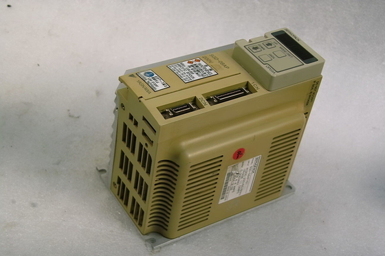 Yaskawa SGD-08APY61 AC SERVO AMPLIFIER 200-230V 11/4.4A 50/60HZ NEW