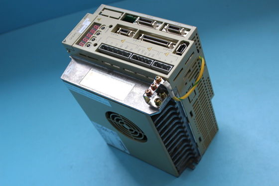 Yaskawa SGDH-05AEY291 AC SERVO AMPLIFIER 200-230V 4/3.8A 0.5KW NEW