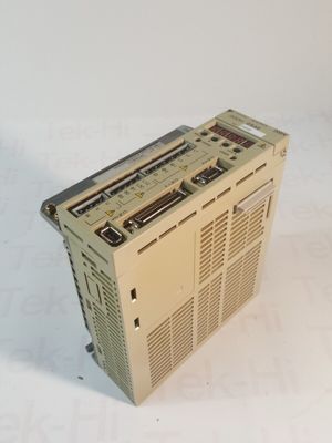 Yaskawa SGDH-08AE AC SERVO AMPLIFIER 200-230V 5.4A 0.8KW NEW