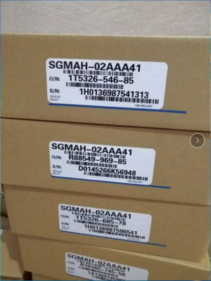 Yaskawa SGMPH-02AAA41 AC SERVO MOTOR 200V 2A 200W 3000RPM NEW