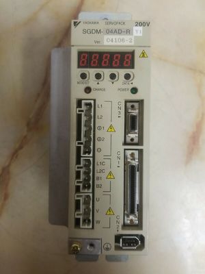Yaskawa SGDM-04AD-RY1 AC SERVO AMPLIFIER 200-230V 5.5A 0.4KW NEW