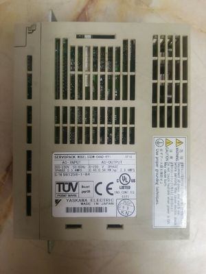 Yaskawa SGDM-04AD-RY1 AC SERVO AMPLIFIER 200-230V 5.5A 0.4KW NEW