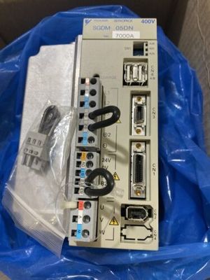 Yaskawa SGDM-05ADAY118 AC SERVO AMPLIFIER 200-230V 5.5A 0.5KW NEW