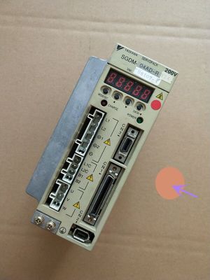 Yaskawa SGDM-08AD-YR24 AC SERVO AMPLIFIER 200-230V 5.4A 0.75KW NEW