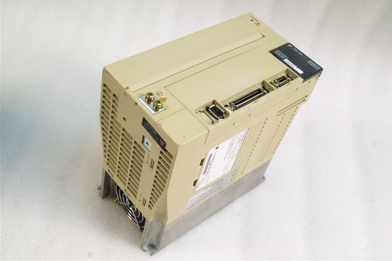 Yaskawa SGDS-20A05A AC SERVO AMPLIFIER 200-230V 9.7A 2KW NEW