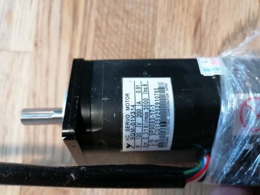 Yaskawa SGM-01V314 AC SERVO MOTOR 100W 200V 0.91A 3000RPM NEW