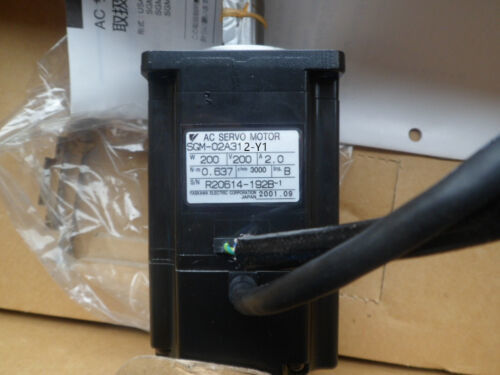 Yaskawa SGM-02A3SN11 AC SERVO MOTOR 200W 200V 2A 3000RPM NEW