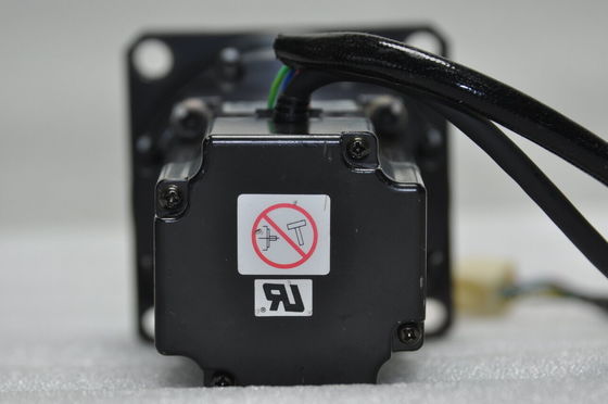 Yaskawa SGM-02A3G26 AC SERVO MOTOR 200W 200V 2A 3000RPM NEW