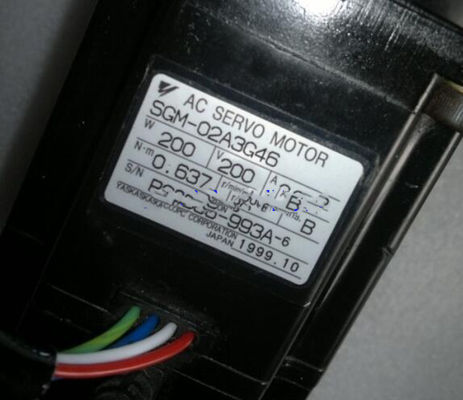 Yaskawa SGM-02A3G46 AC SERVO MOTOR 200W 200V 2A 3000RPM NEW