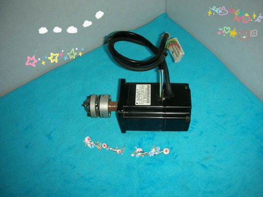 Yaskawa SGM-02A3NT12 AC SERVO MOTOR 200W 200V 2A 3000RPM NEW