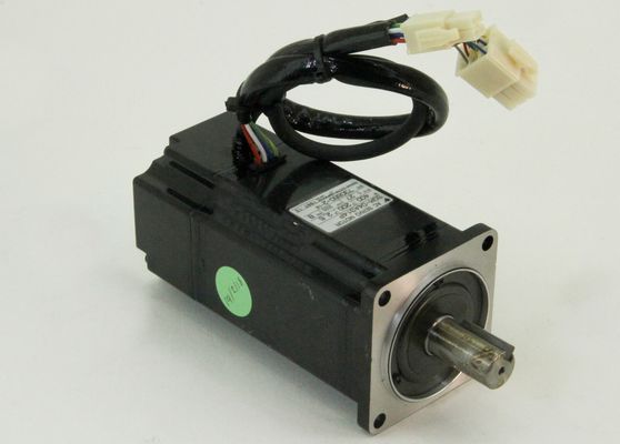 Yaskawa SGM-04A3NT11 AC SERVO MOTOR 400W 200V 2.6A 3000RPM NEW