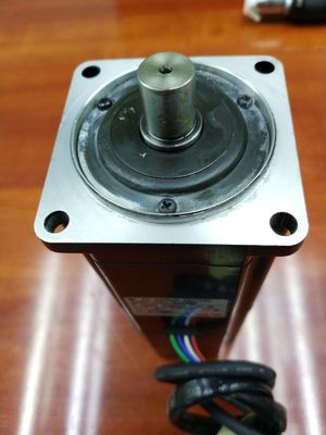 Yaskawa SGM-04B312 AC SERVO MOTOR 400W 200V 2.6A 3000RPM NEW