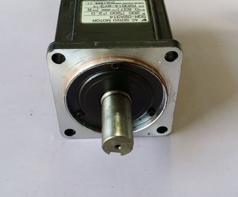 Yaskawa SGM-08V314B AC SERVO MOTOR 750W 200V 4.4A 3000RPM NEW