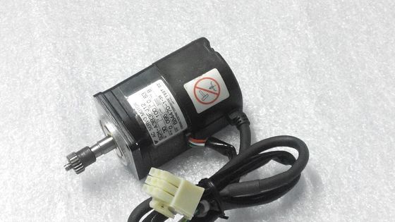 Yaskawa SGM-A3B3FJ12 AC SERVO MOTOR 30W 100V 0.63A 3000RPM NEW