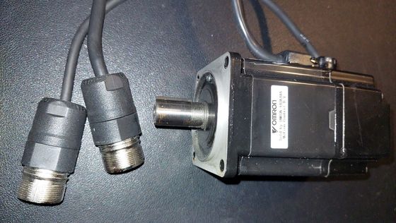 Yaskawa SGMAH-02AAA61D-YO AC SERVO MOTOR 200W 200V 2.1A 3000RPM NEW