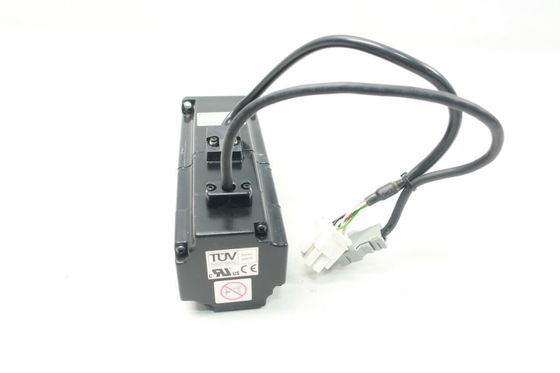 Yaskawa SGMAH-02AAAJ361 AC SERVO MOTOR 200W 200V 2.1A 3000RPM NEW
