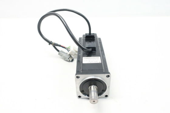Yaskawa SGMAH-02AAAH76B AC SERVO MOTOR 200W 200V 2.1A 3000RPM NEW
