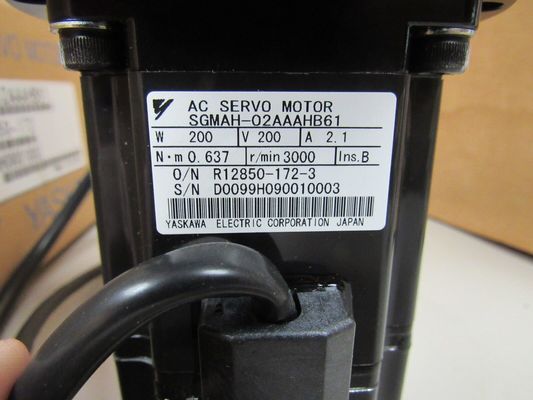 Yaskawa SGMAH-02AAAHB61 AC SERVO MOTOR 200W 200V 2.1A 3000RPM NEW