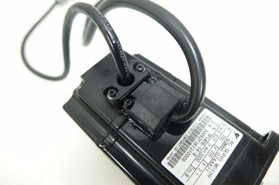 Yaskawa SGMAH-02BBA21 AC SERVO MOTOR 200W 100V 3A 3000RPM NEW