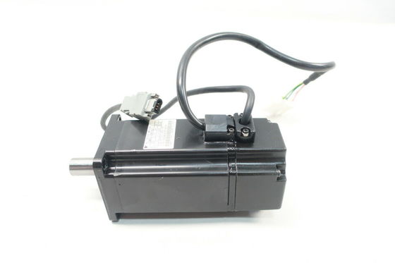 Yaskawa SGMAH-04AAAHB2C AC SERVO MOTOR 400W 200V 3000RPM 2.8A NEW
