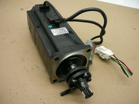 Yaskawa SGMAH-08AAA2C AC SERVO MOTOR 750W 200V 3000RPM 4.4A NEW