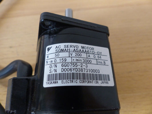 Yaskawa SGMAH-A5ACAH101-E AC SERVO MOTOR 50W 200V 3000RPM 0.64A NEW