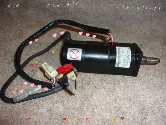 Yaskawa SGMAH-A8A1A-YR31 AC SERVO MOTOR 50W 200V 3000RPM 0.64A NEW