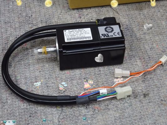Yaskawa SGMAS-01A2AA1-E AC SERVO MOTOR 100W 200V 3000RPM 0.91A NEW