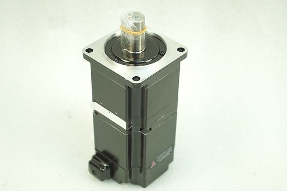 Yaskawa SGMAS-02ACAH16C AC SERVO MOTOR 200W 200V 3000RPM 1.9A NEW