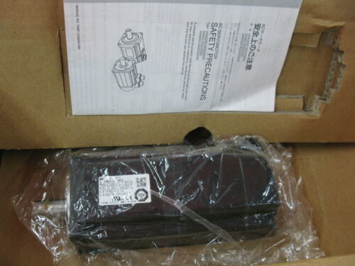 Yaskawa SGMAS-04A2A21-Y2 AC SERVO MOTOR 200W 200V 3000RPM 1.9A NEW
