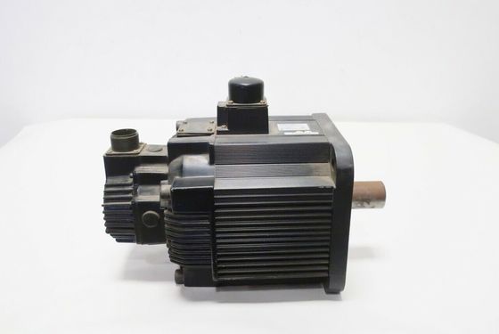 Yaskawa SGMG-30V2AB AC Servo Motor 23.8A 2.9KW 1500RPM 200V NEW