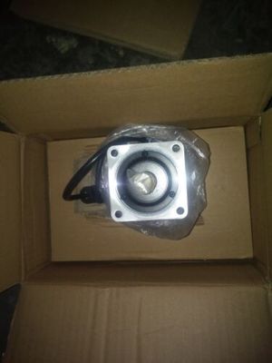 Yaskawa SGMG-40V2AB AC Servo Motor 23.8A 2.9KW 1500RPM 200V NEW