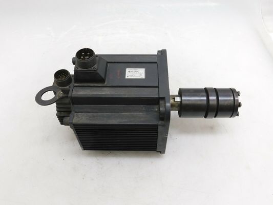 Yaskawa SGMG-44A2AB AC Servo Motor 32.8A 4.4KW 1500RPM 200V NEW