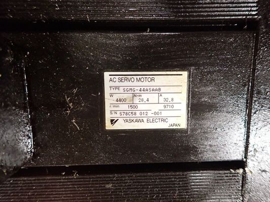 Yaskawa SGMG-44ASAAB AC Servo Motor 32.8A 4.4KW 1500RPM 200V NEW
