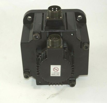 Yaskawa SGMG-55A2AAB AC Servo Motor 32.8A 5.5KW 1500RPM 200V NEW