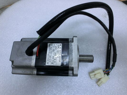 Yaskawa SGML-02AF12B AC SERVO MOTOR 2A 200W 3000RPM 200V NEW