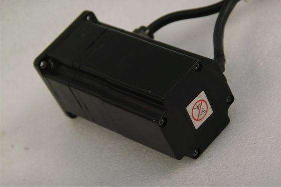 Yaskawa SGMP-01AW12B AC SERVO MOTOR 0.89A 100W 3000RPM 200V NEW