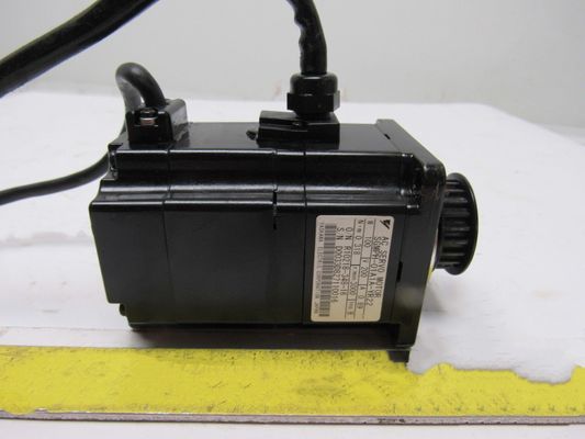 Yaskawa SGMPH-02A1AGB01 AC SERVO MOTOR 200W 3000RPM 200V 2A NEW