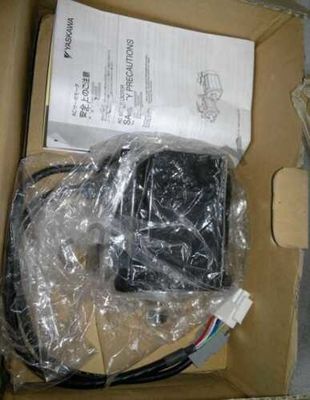 Yaskawa SGMPH-04ABA21 AC SERVO MOTOR 400W 3000RPM 200V 2.6A NEW