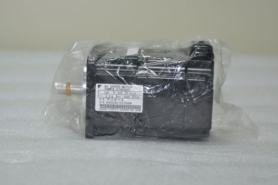 Yaskawa SGMPS-02ACA61 AC SERVO MOTOR 200W 3000RPM 200V 2A NEW