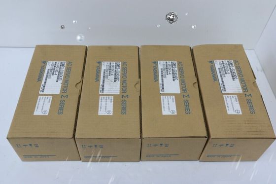 Yaskawa SGMPS-02ACA2C AC SERVO MOTOR 200W 3000RPM 200V 2A NEW
